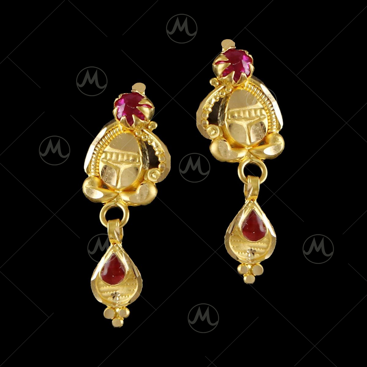 18 karat gold earring, weight 3.72 grams - زمرد ذهب و الماس