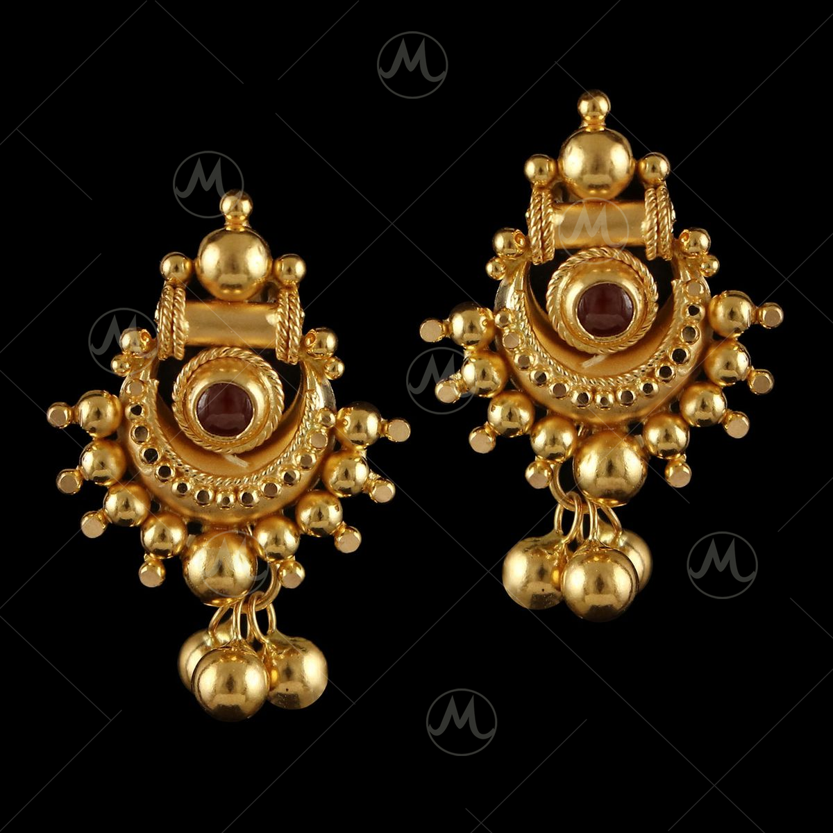 Shop 4-gram gold earrings designs online | Kalyan Jewellers